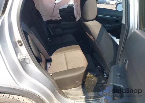 2017 Mitsubishi Outlander Sport 2.0 Es z USA, uszkodzony, nr VIN JA4AP3AU6HZ002856